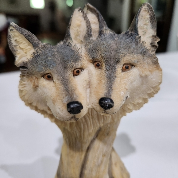 WOLF Heads Statue STUNNING! - Picture 2 of 6